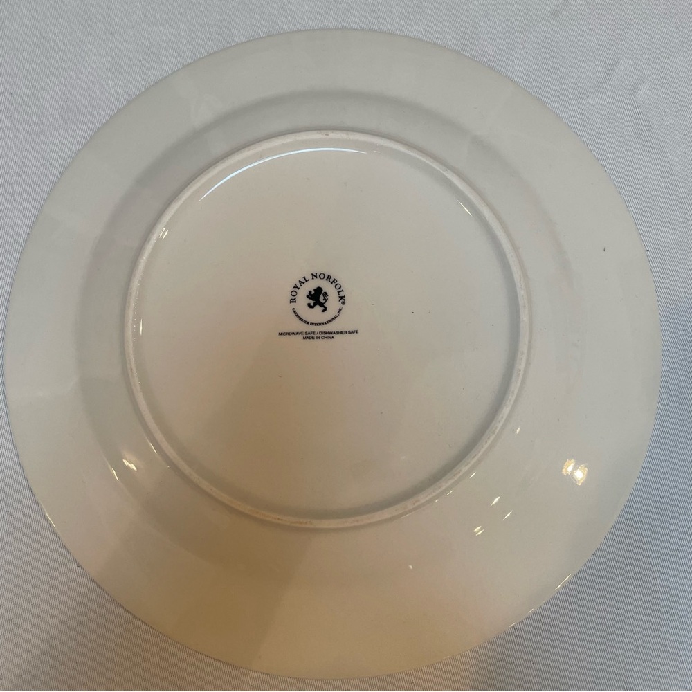Royal Norfolk Dinner Plate Winter Tree Woodland Christmas Holiday Dining Table - Picture 2 of 3